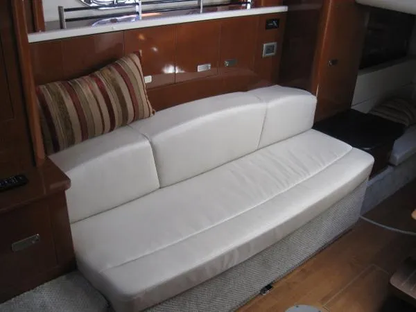 Slide: The Image of Sea Ray 330 Sundancer 2010 - 11