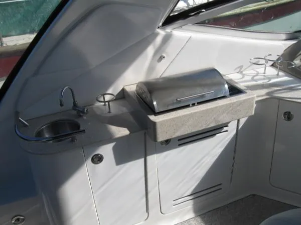 Slide: The Image of Sea Ray 330 Sundancer 2010 - 7