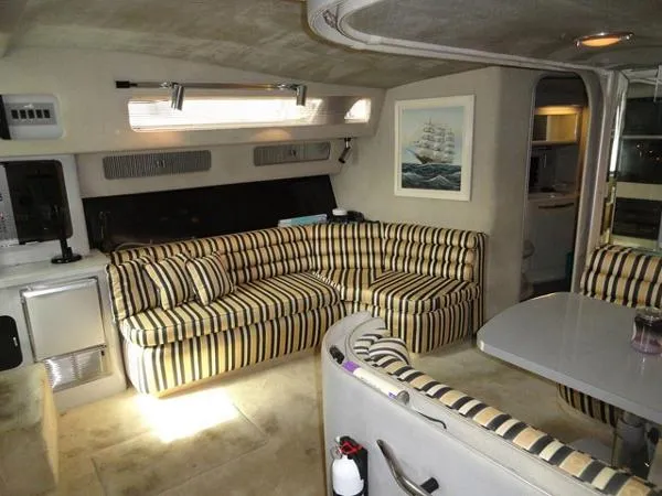 Slide: The Image of Sea Ray 460 Express Cruiser 1989 - 3