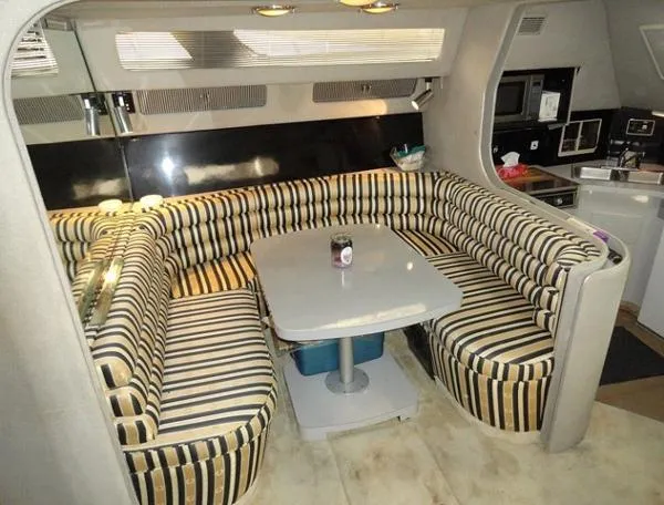 Slide: The Image of Sea Ray 460 Express Cruiser 1989 - 5