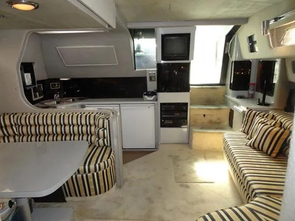 Slide: The Image of Sea Ray 460 Express Cruiser 1989 - 7