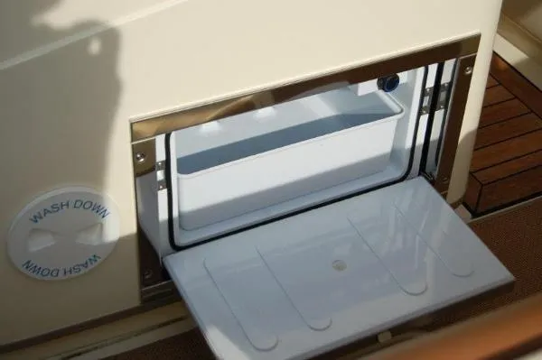 Slide: The Image of Chris-Craft 29 Catalina Suntender 2014 - 3