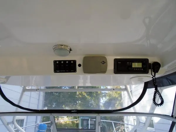 Slide: The Image of Boston Whaler 305 Conquest 2006 - 11