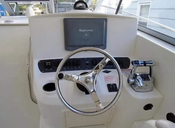 Slide: The Image of Boston Whaler 305 Conquest 2006 - 7