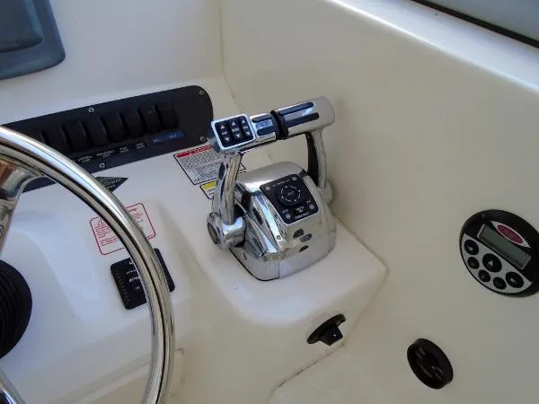 Slide: The Image of Boston Whaler 305 Conquest 2006 - 8