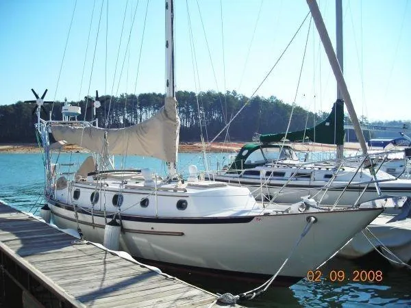 Slide: The Image of Pacific Seacraft Crealock 37 1988 - 1