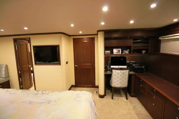 Slide: The Image of Pacific Mariner (Westport) 85 Motor Yacht 2009 - 10