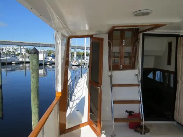 Slide: The Image of Californian / Carver 48 Motoryacht 1990 - 10