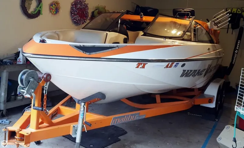 Slide: The Image of Malibu 20 VTX Wakesetter 2009 - 1
