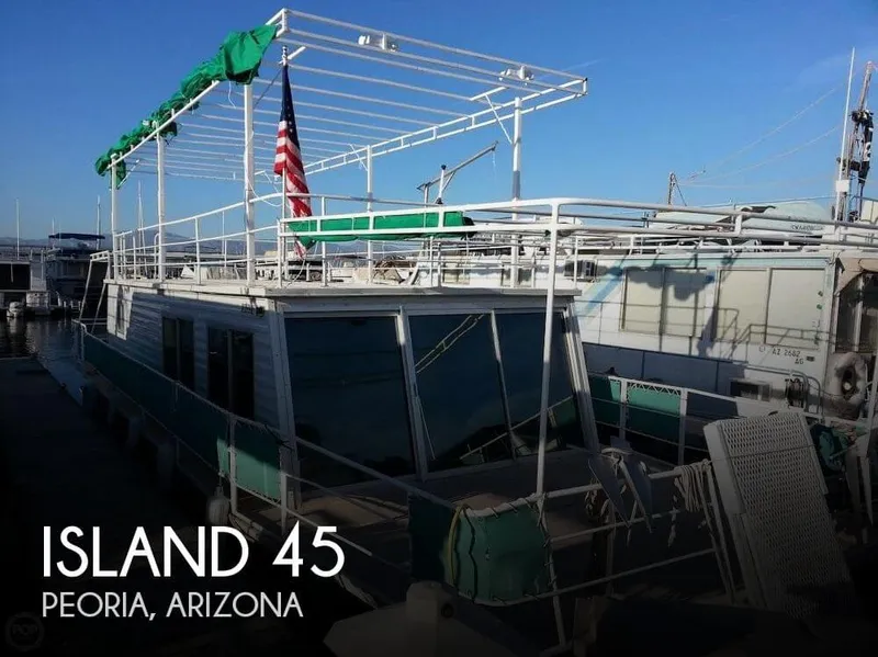 Slide: The Image of Island Boatworks 45 1991 - 0