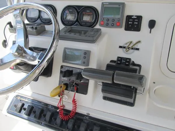 Slide: The Image of Century 3200 Center Console 2004 - 8