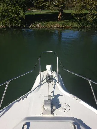 Slide: The Image of Sea Ray 400 Express Cruiser 1991 - 6