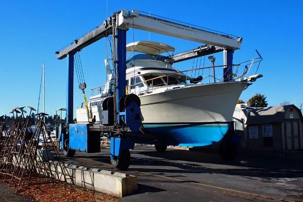 Slide: The Image of Tollycraft 48 Cockpit Motor Yacht 1984 - 4