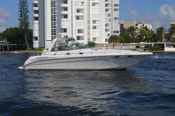 Slide: The Image of Sea Ray Sundacer 1998 - 0