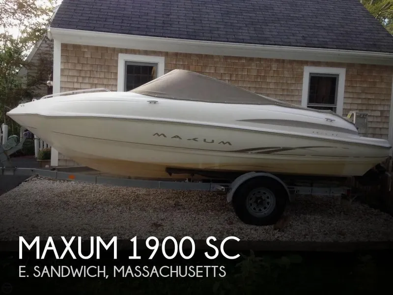 Slide: The Image of Maxum 1900 SC 2001 - 0