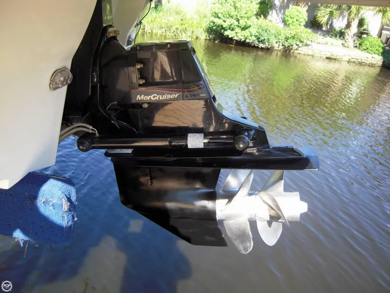 Slide: The Image of Sea Ray 220 Sundeck 2013 - 4