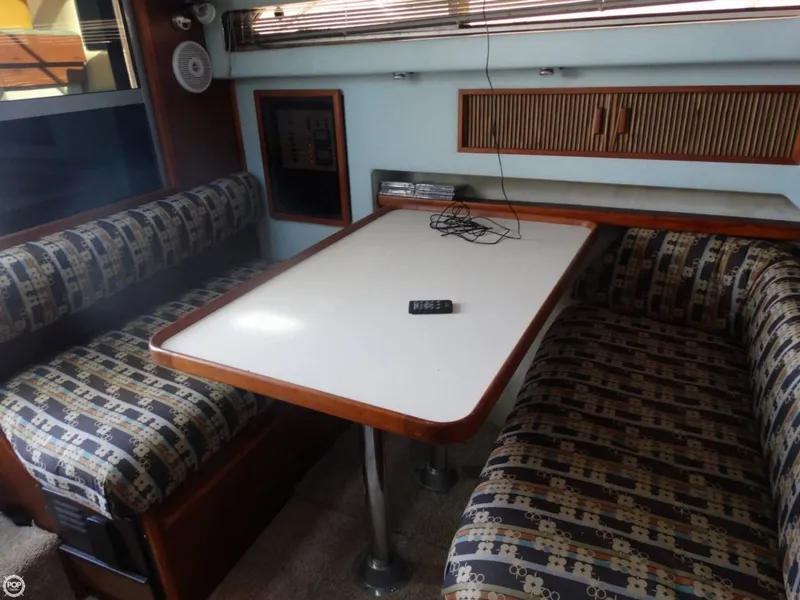 Slide: The Image of Sea Ray 300 Weekender 1988 - 7