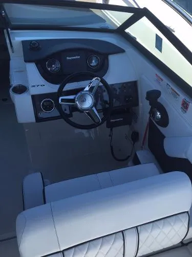 Slide: The Image of Sea Ray 270 Sundeck Outboard 2015 - 2