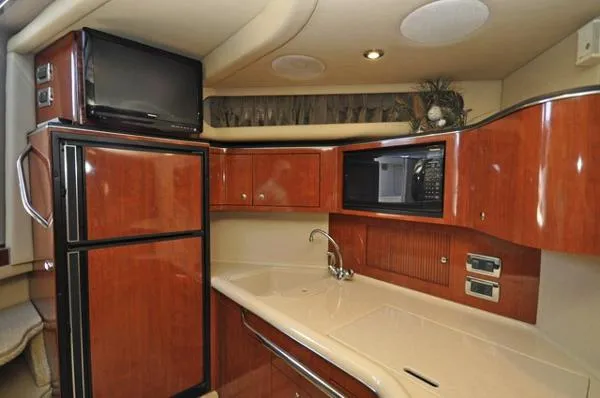 Slide: The Image of Sea Ray 380 Sundancer 2003 - 8