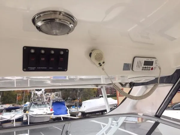 Slide: The Image of Boston Whaler Conquest 305 2007 - 8