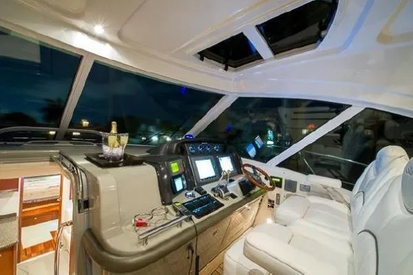 Slide: The Image of Sea Ray 48 Sundancer 2006 - 9