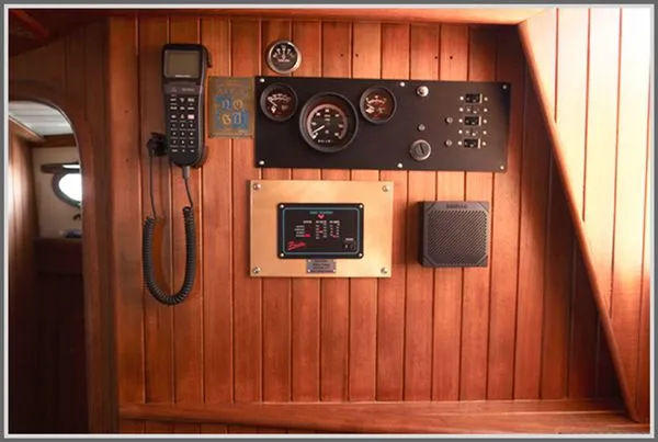 Slide: The Image of Hans Christian 38 MK II 1980 - 6
