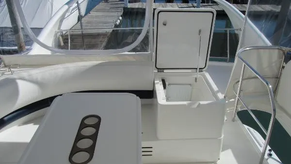 Slide: The Image of Viking 50 Flybridge Sport Cruiser 2002 - 9