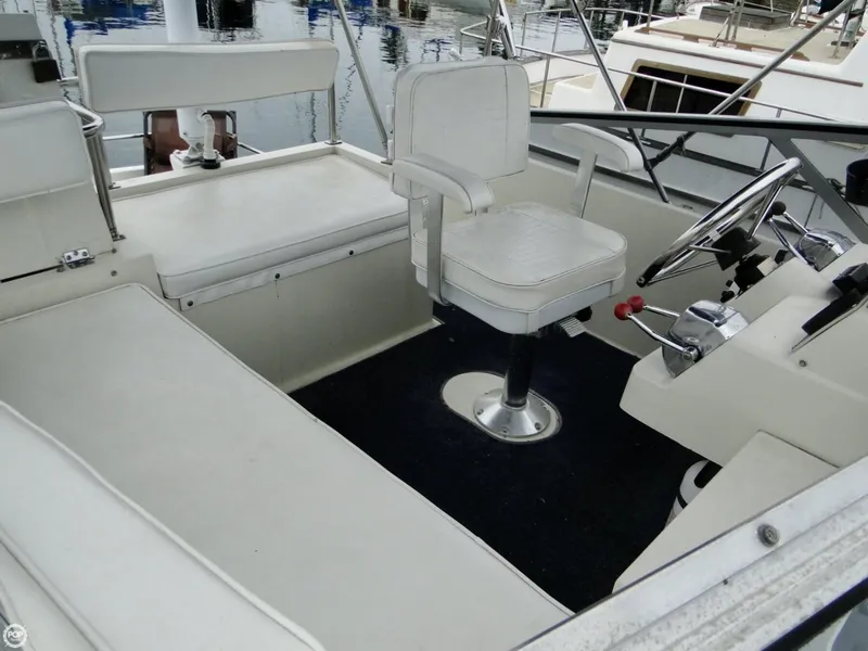 Slide: The Image of Silverton Sportcruiser 29 Flybridge 1985 - 5