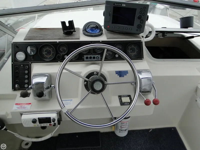 Slide: The Image of Silverton Sportcruiser 29 Flybridge 1985 - 6