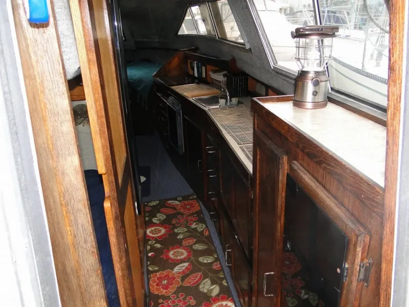 Slide: The Image of Silverton Sportcruiser 29 Flybridge 1985 - 8