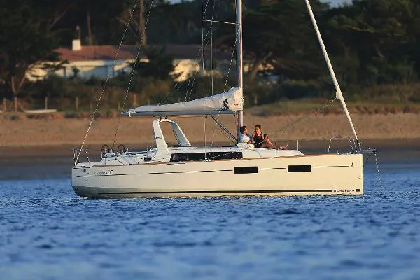 Slide: The Image of Beneteau 35 Oceanis "In Stock" 2016 - 0