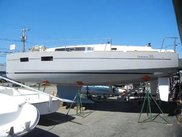 Slide: The Image of Beneteau 35 Oceanis "In Stock" 2016 - 10