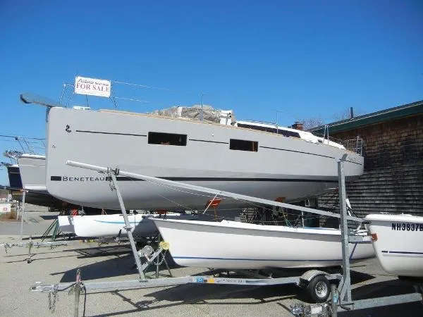 Slide: The Image of Beneteau 35 Oceanis "In Stock" 2016 - 11