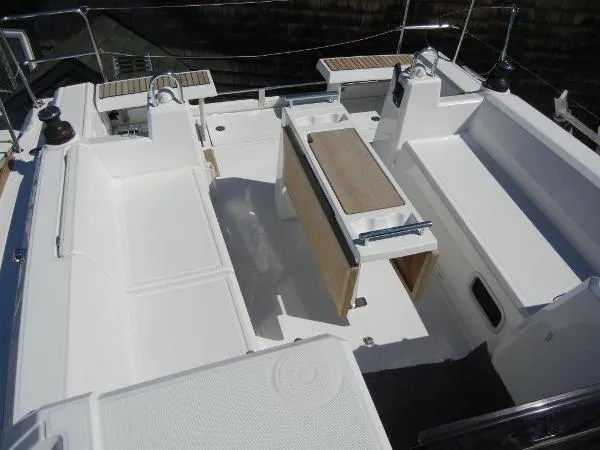 Slide: The Image of Beneteau 35 Oceanis "In Stock" 2016 - 6
