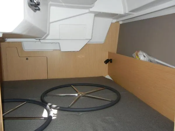 Slide: The Image of Beneteau 35 Oceanis "In Stock" 2016 - 8