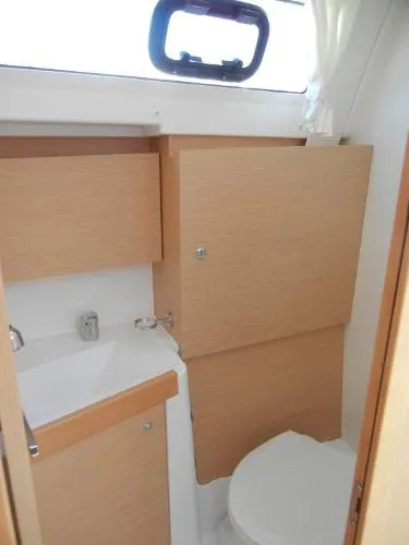 Slide: The Image of Beneteau 35 Oceanis "In Stock" 2016 - 9