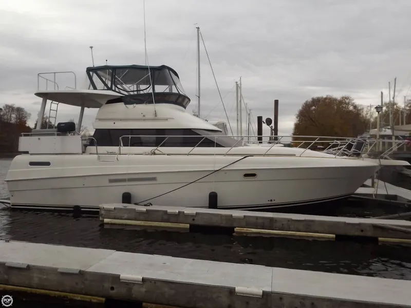 Slide: The Image of Silverton 41 Motoryacht 1995 - 1