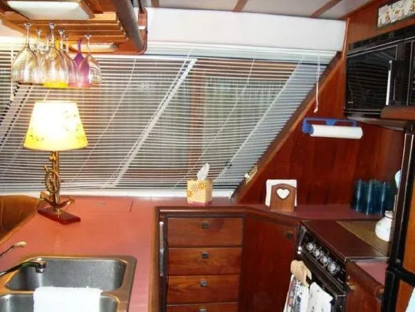 Slide: The Image of Bayliner 4550 Motoryacht 1987 - 9