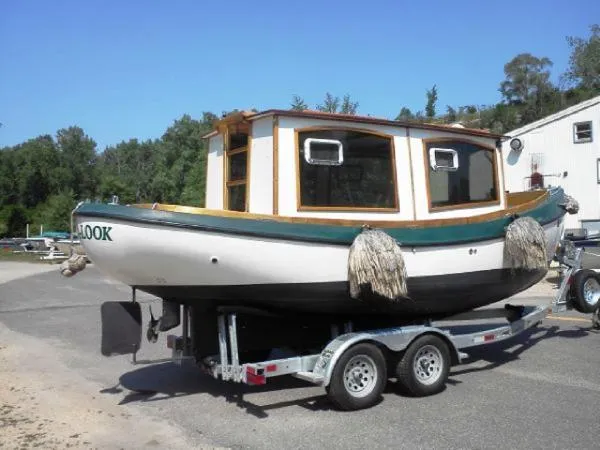 Slide: The Image of Beckmann Custom Trawler 2006 - 1