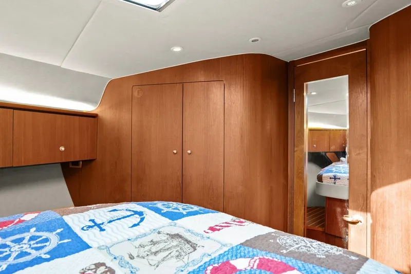 Slide: The Image of 2007 Tiara Yachts 4300 Sovran - Stateroom - 25