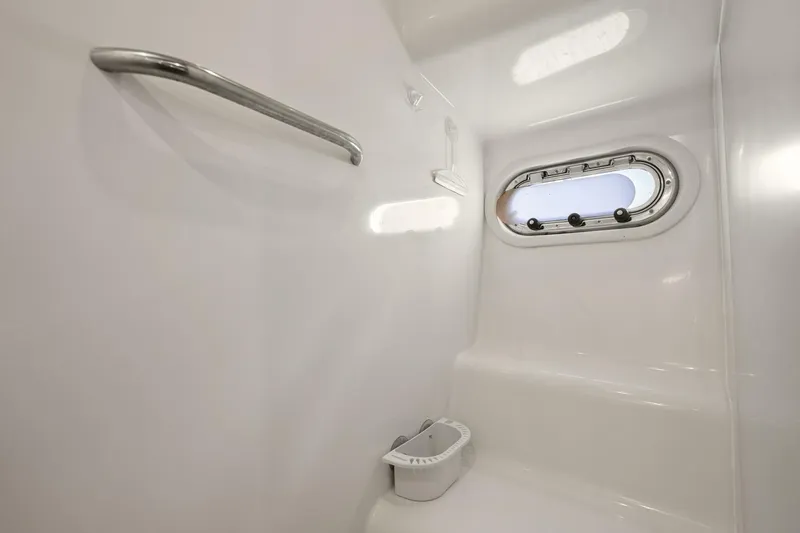 Slide: The Image of 2007 Tiara Yachts 4300 Sovran - Head - 29