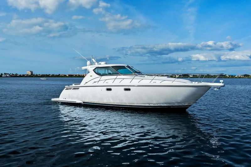 Slide: The Image of 2007 Tiara Yachts 4300 Sovran - Profile - 42