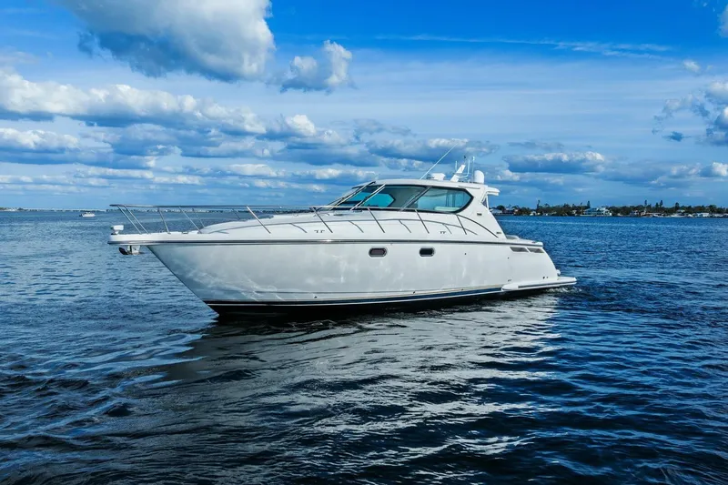 Slide: The Image of 2007 Tiara Yachts 4300 Sovran - Profile - 46