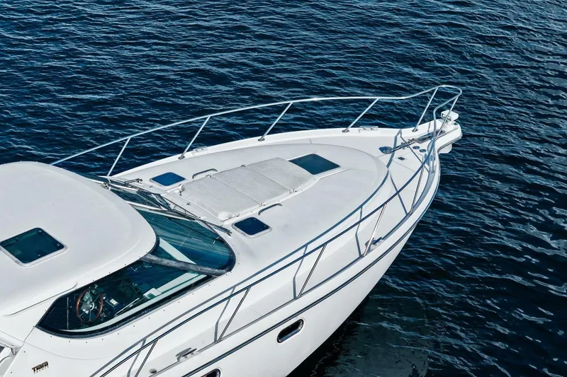 Slide: The Image of 2007 Tiara Yachts 4300 Sovran - Profile - 47