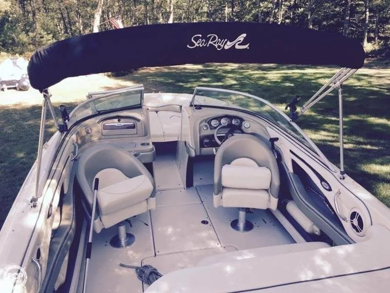 Slide: The Image of Sea Ray 220 Select 2006 - 2