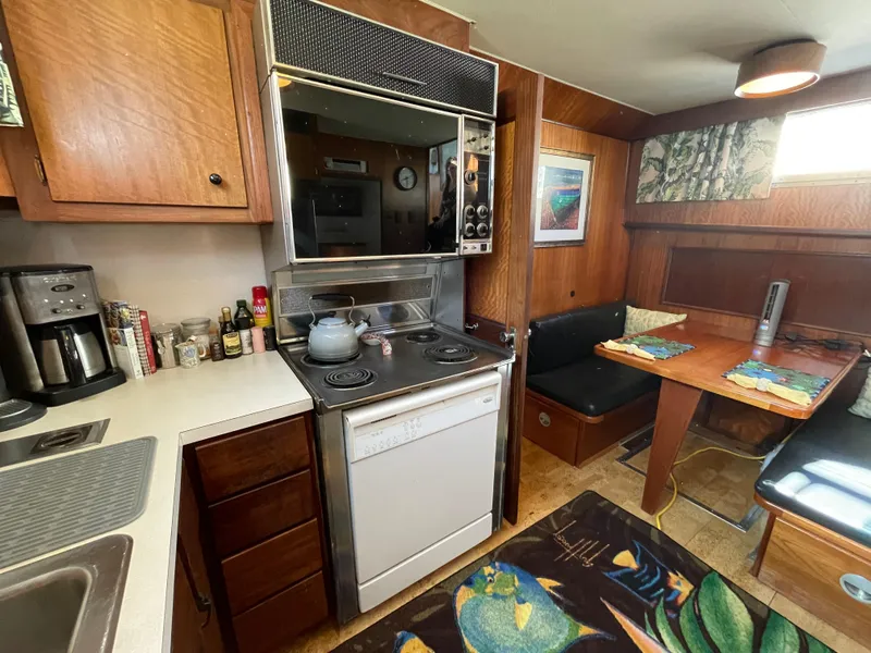 Slide: The Image of Galley - Cooktop-oven-dishwasher - 10