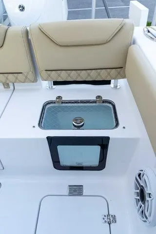 Slide: The Image of Sportsman Heritage 261 Center Console 2026 - 20