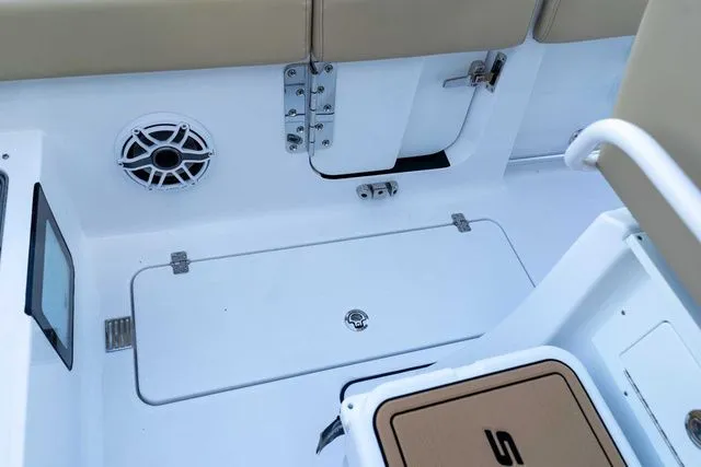 Slide: The Image of Sportsman Heritage 261 Center Console 2026 - 25