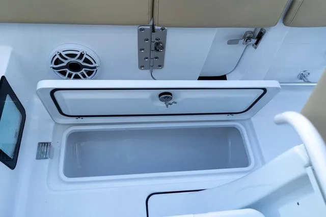 Slide: The Image of Sportsman Heritage 261 Center Console 2026 - 26