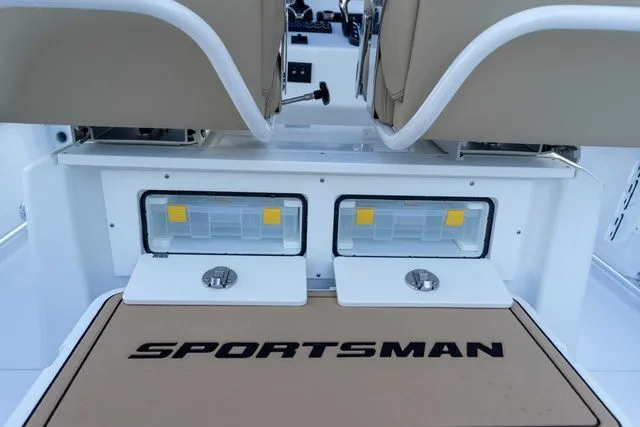 Slide: The Image of Sportsman Heritage 261 Center Console 2026 - 61